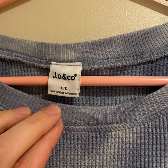 J.o &Co Crop Top - Picture 3 of 5